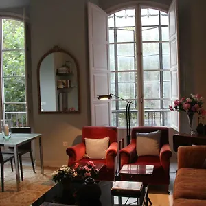 luxurious-2-bedroom-flat-in-a-historic-building.es-andalucia.com/